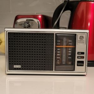 General Electric - Vintage Am/Fm Radio